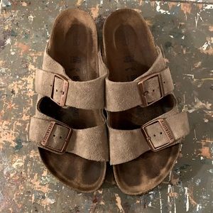 Suede Arizona Birkenstocks size 38/7.5 womens narrow